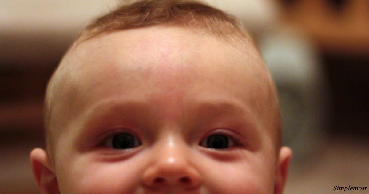 Je größer der Kopf deines Babys ist, desto wahrscheinlicher ist es, dass er ein Genie wird! 