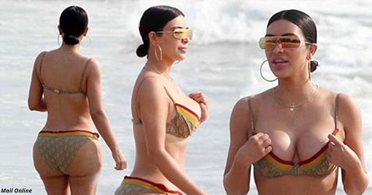 Hier sind Strandfotos von der 36 jährigen Kim Kardashian! Ihre Formen sind erstaunlich!