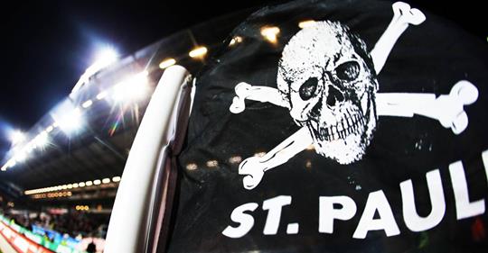Rechte wettern gegen St. Pauli wegen Anti-Fa-Duschgel – und es droht noch mehr Ärger