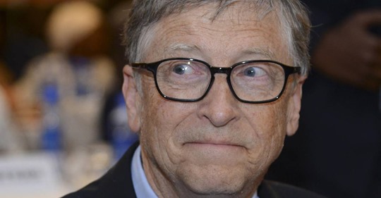 Warum Bill Gates aktuell die Zielscheibe von Verschwörungstheorien schlechthin ist