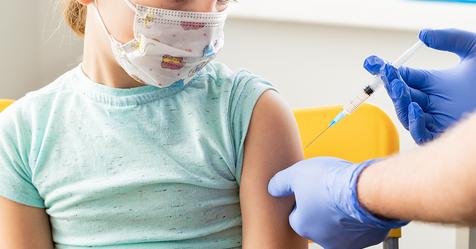 Allgäu: Mutter will ihre Kinder (13) im Impfzentrum gegen Corona impfen lassen – Ärztin weigert sich