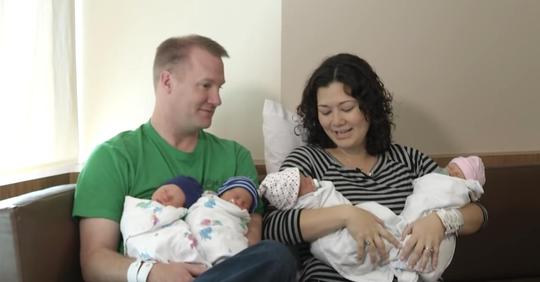 Schwestern haben am selben Tag Zwillinge zur Welt gebracht, aber alle Babys sind von denselben Eltern