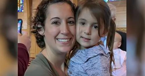 Vierjährige rettet Leben ihrer Mutter, als diese in Wohnung bewusstlos wird