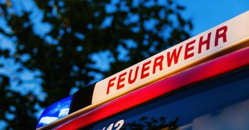 Großbrand nach Explosion an Hamburger Schule