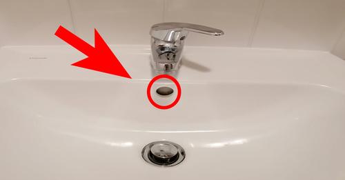 Waschbeckenüberlauf reinigen: 5 Tricks, wie es funktioniert