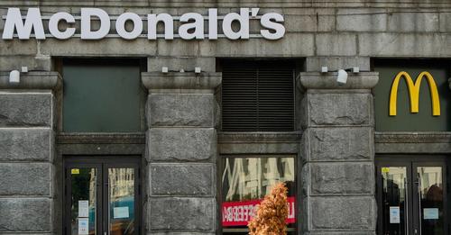 McDonald's eröffnet Filialen in Kiew wieder – und die Freude vor Ort ist groß