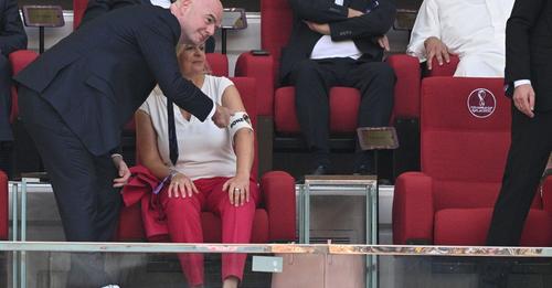 Infantino posiert mit Faeser und ihrer 'One Love' Binde – das sagt die Innenministerin zum Treffen
