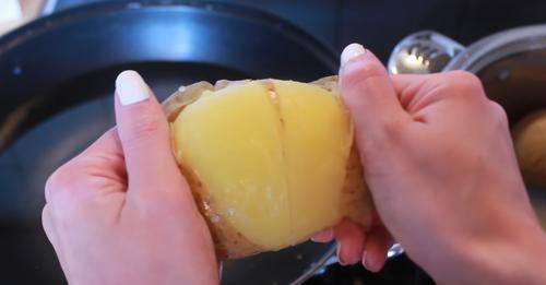 Hassen Sie es, Kartoffeln zu schälen? So schält man Kartoffeln im Handumdrehen!