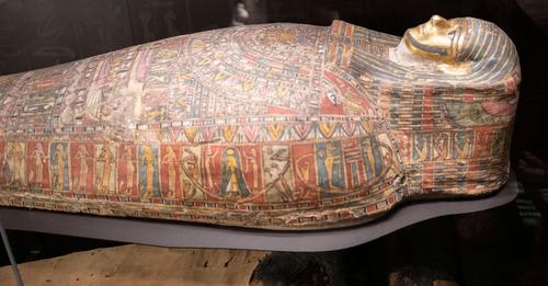 Einige Museen streichen das Wort 'Mumie' wegen seines dunklen Ursprungs