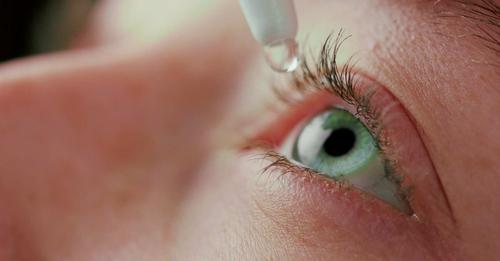 Gesundheitsbehörde warnt: Tod & Erblindung durch Augentropfen!