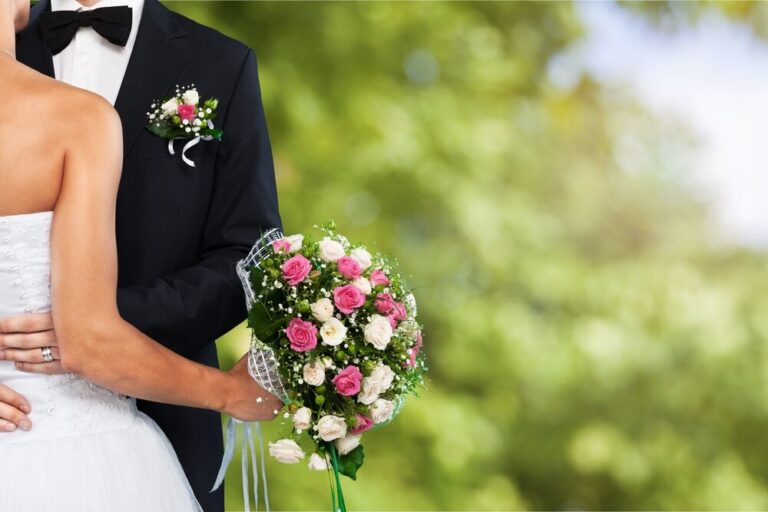 Frisch verheiratetes Paar schickt 240 Dollar Rechnung an Gäste, die nicht zu ihrer Hochzeit erschienen sind